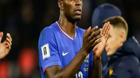 西蒙：赛前详析对手点球特点，范迪克点球扑救失误引我惋惜